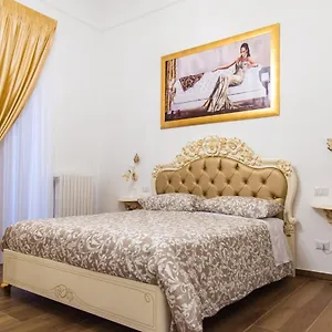 https://palazzo-le-travi.barihotels.org