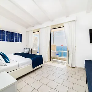 https://bb-al-pesce-doro.hotels-amalfi.com