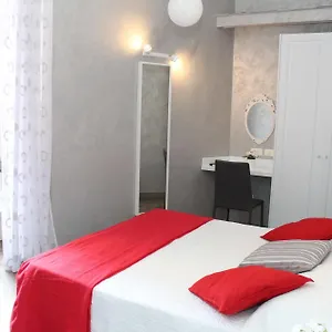 https://residenza-nicola-amore.hotels-amalfi.com